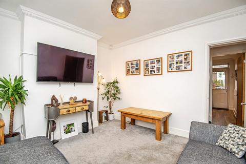 4 bedroom terraced house for sale, Doncaster Road, Ardsley, Barnsley