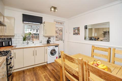 4 bedroom terraced house for sale, Doncaster Road, Ardsley, Barnsley