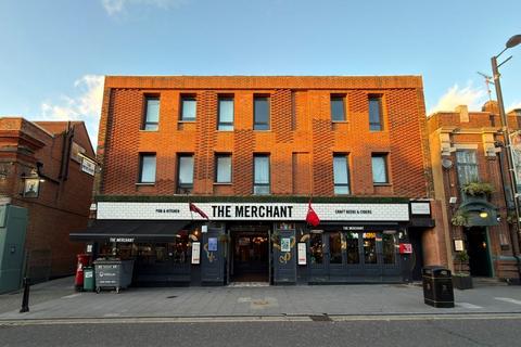 2 bedroom flat for sale, Flat 5, 125-127 High Street, Brentwood, Essex, CM14 4RX