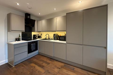 2 bedroom flat for sale, Flat 5, 125-127 High Street, Brentwood, Essex, CM14 4RX
