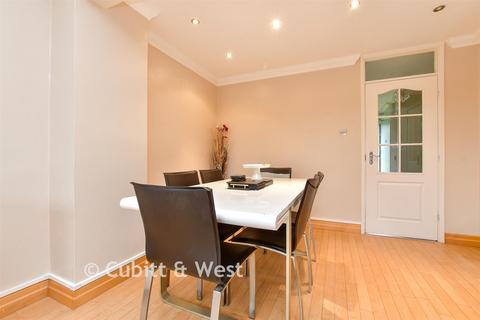 4 bedroom terraced house for sale, Harkness Close, Epsom, Surrey