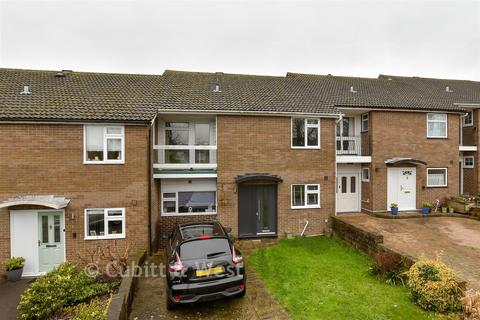 Harkness Close, Epsom KT17