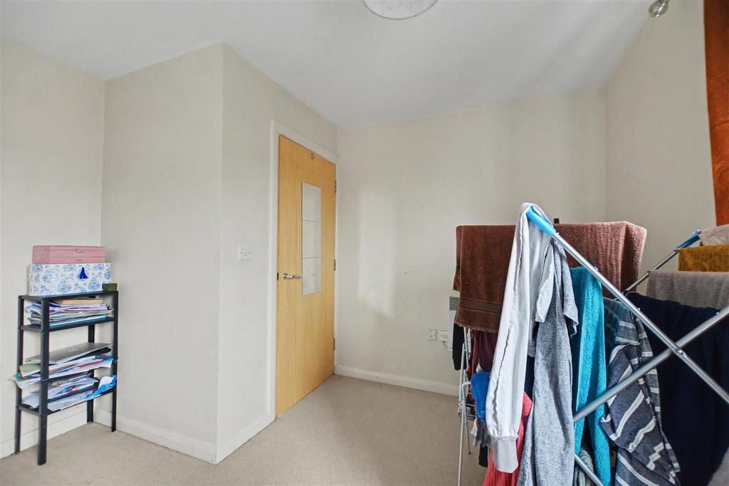 Bedroom 1 3.jpeg
