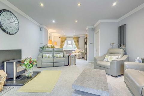 4 bedroom detached house for sale, Casteldon Road, Wickford, SS12
