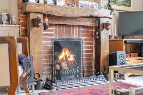 2 bedroom house for sale, Guildford Road, Farnham, GU9