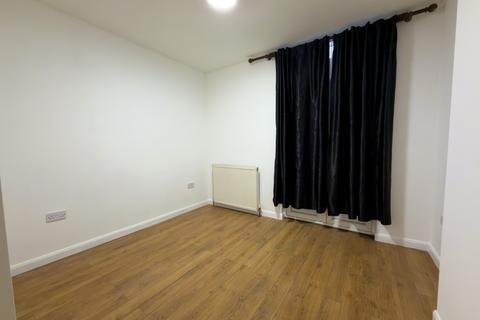 2 bedroom ground floor maisonette to rent, St. Johns Road, Watford WD17
