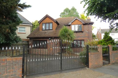 3 bedroom detached house for sale, The Avenue, Gravesend, DA11 0NA