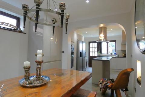 3 bedroom detached house for sale, The Avenue, Gravesend, DA11 0NA