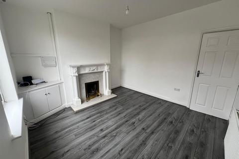 2 bedroom terraced house to rent, Queen Street, Sutton-In-Ashfield