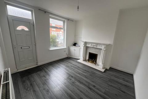 2 bedroom terraced house to rent, Queen Street, Sutton-In-Ashfield