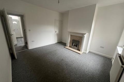 2 bedroom terraced house to rent, Queen Street, Sutton-In-Ashfield