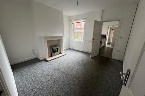 2 bedroom terraced house to rent, Queen Street, Sutton-In-Ashfield
