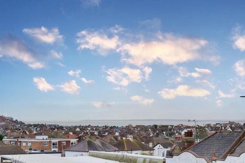 2 bedroom flat for sale, London Road, Leigh-on-Sea SS9