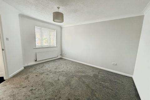 3 bedroom terraced house for sale, Oak Road, Sleaford