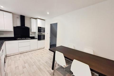 3 bedroom terraced house for sale, Oak Road, Sleaford