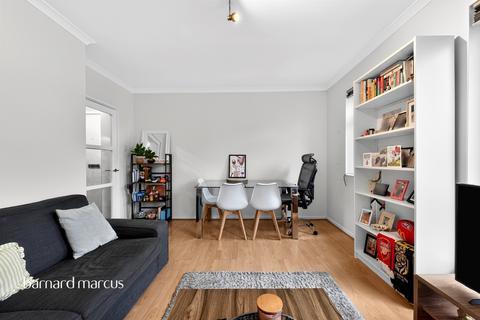 2 bedroom flat for sale, Atney Road, London