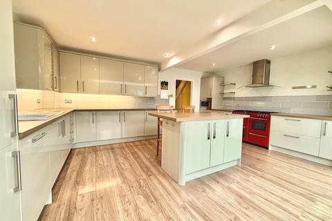 4 bedroom detached house for sale, Salwey Road, Botley, Southampton