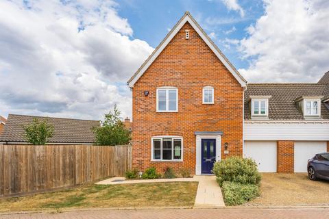 3 bedroom semi-detached house for sale, Minnow Way, Mulbarton