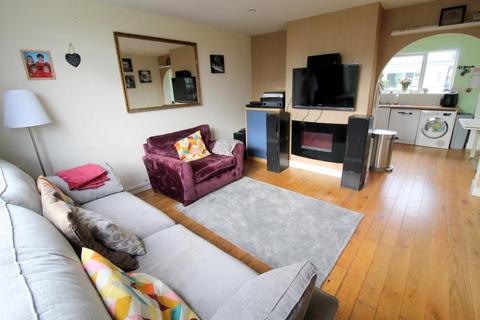 3 bedroom terraced house for sale, Humber Way, Langley