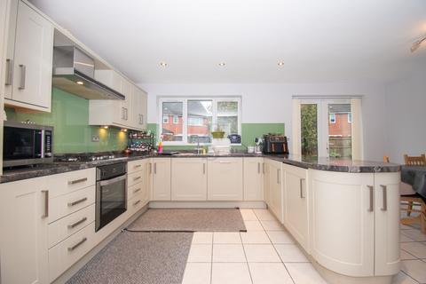 5 bedroom detached house for sale, Lady Hay Road, Leicester