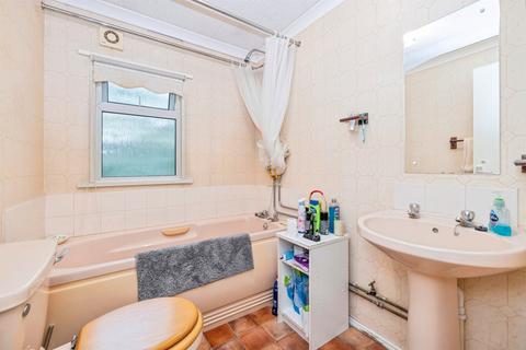 undefined, Bushey Hall Drive, Bushey
