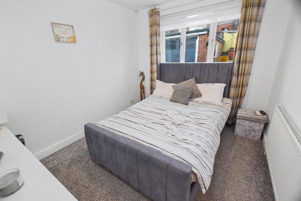 Bedroom/Dining Room