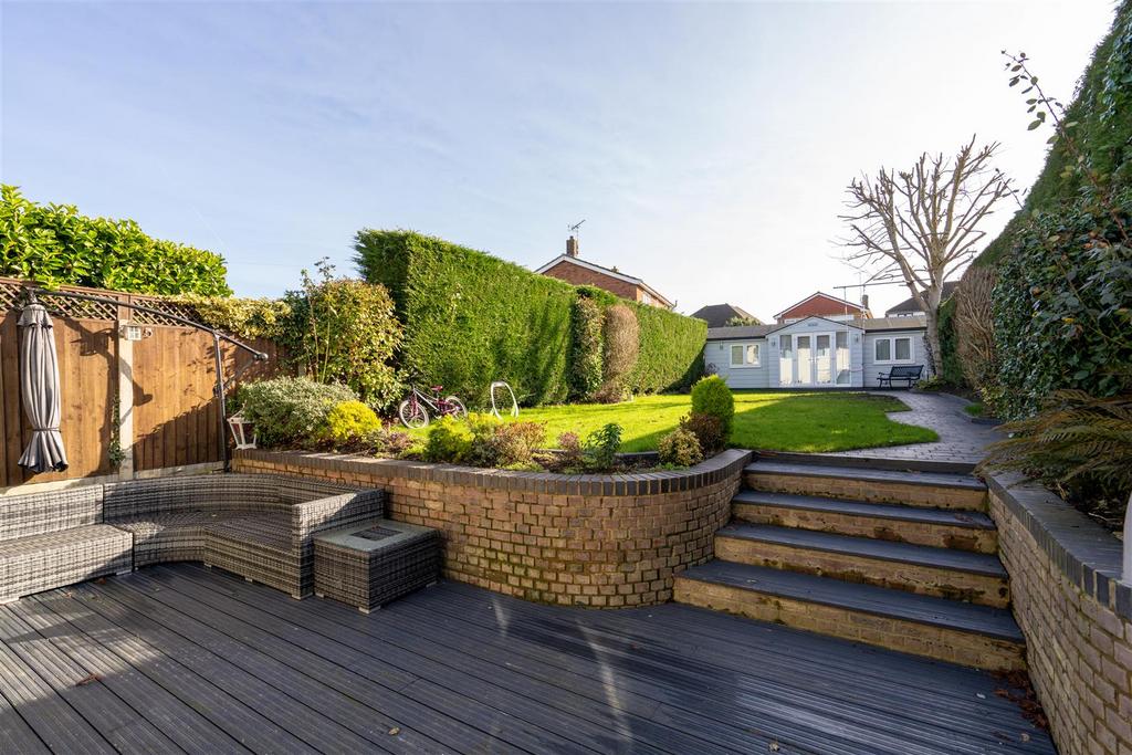 Patio 2.jpg