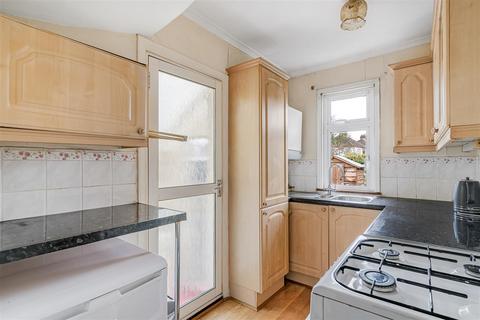 3 bedroom semi-detached house for sale, Byron Gardens, Sutton