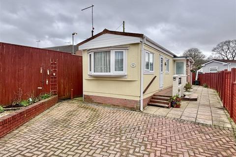 1 bedroom mobile home for sale, Elizabeth Road, Poole BH16