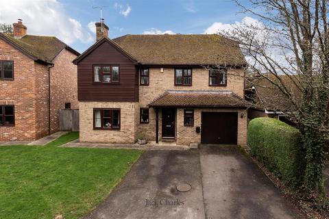 4 bedroom house for sale, Well Close, Leigh, Tonbridge