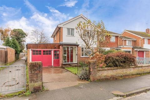 2 bedroom semi-detached house to rent, Malone Road, Woodley, Reading, RG5