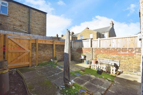 3 bedroom terraced house for sale, Newington Road, Ramsgate