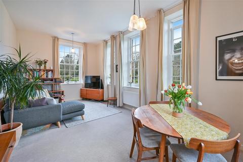 2 bedroom flat for sale, Sherwood Way, Epsom