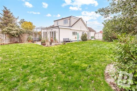 4 bedroom bungalow for sale, Alma Avenue, Hornchurch, RM12