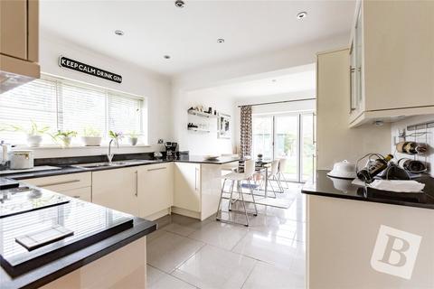 4 bedroom bungalow for sale, Alma Avenue, Hornchurch, RM12