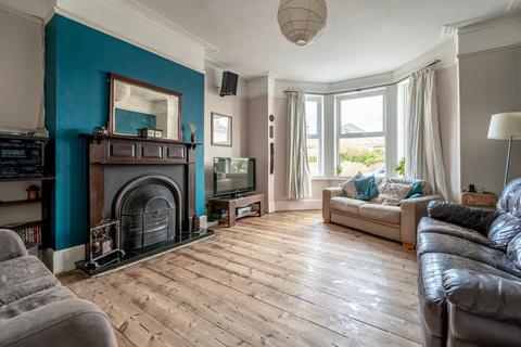 5 bedroom end of terrace house for sale, London Road South, Pakefield