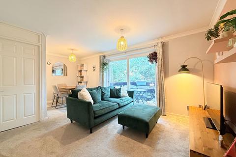 1 bedroom apartment for sale, Browns Court, Wake Green Park, Birmingham, B13 9XU