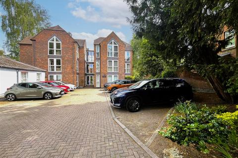 2 bedroom flat for sale, Westbury Court, Coten End, Warwick