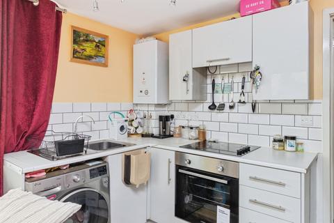 1 bedroom ground floor flat for sale, Cavern Road, Torquay