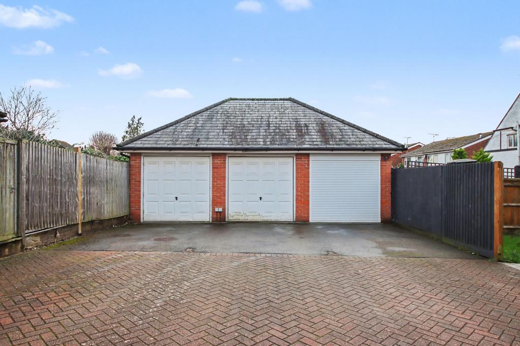 Garage & parking