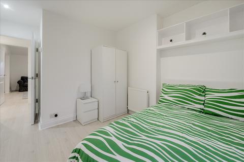 2 bedroom flat for sale, Coningham Road, Shepherd's Bush W12