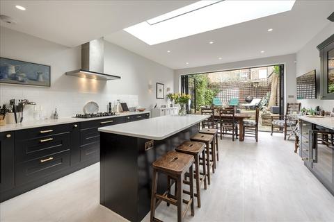 4 bedroom house for sale, Macfarlane Road, Shepherd's Bush W12