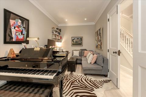 4 bedroom house for sale, Macfarlane Road, Shepherd's Bush W12