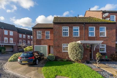 4 bedroom end of terrace house for sale, Post Lane, Twickenham TW2