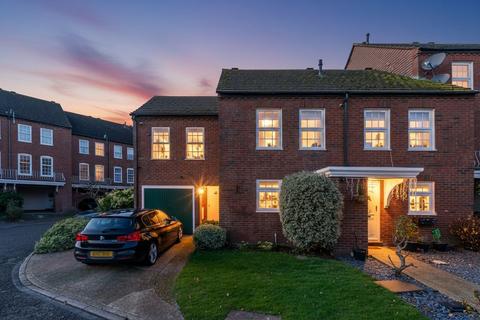 4 bedroom end of terrace house for sale, Post Lane, Twickenham TW2