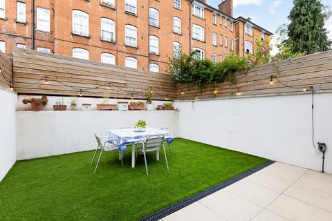 5 bedroom terraced house to rent, Sedlescombe Road, Fulham, London