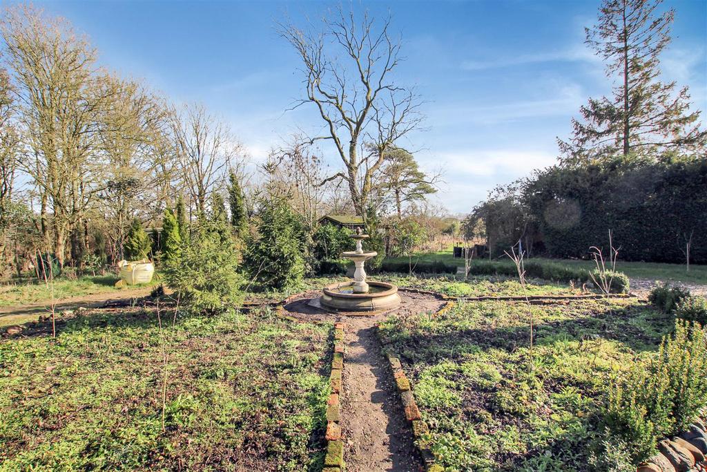 Turning Circle Garden.JPG