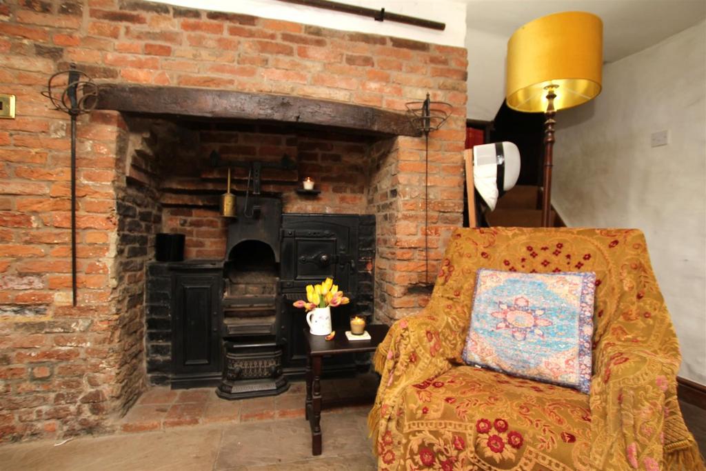 Dining Room Feature.JPG