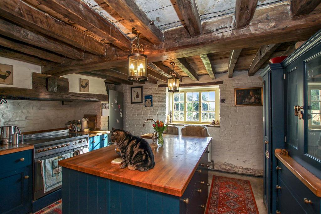 Kitchen & Breakfast Room - b.JPG