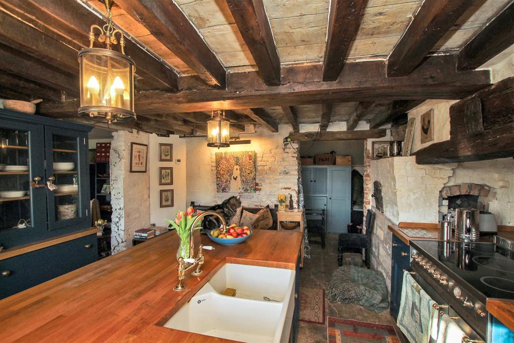 Kitchen & Breakfast Room - c.JPG
